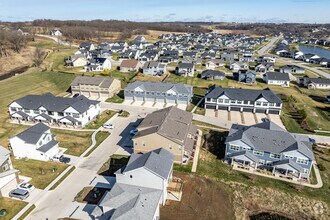 10049 Stark Dr, West Des Moines, IA - Vue aérienne  vue de carte - Image1