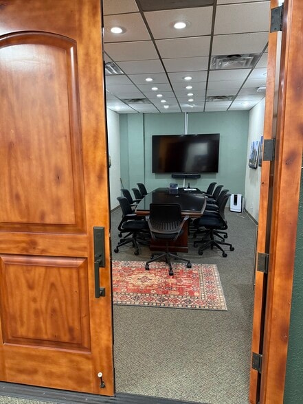 404 Executive Center Blvd, El Paso, TX à louer - Photo de l’immeuble – Image 3 sur 12