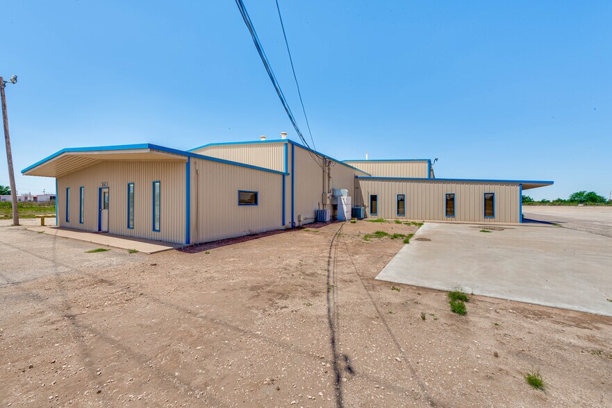 4112 S Hwy 349, Midland, TX à louer - Photo de l’immeuble – Image 2 sur 20