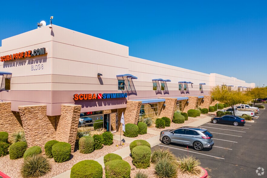 9299 W Olive Ave, Peoria, AZ à louer - Photo de l’immeuble – Image 2 sur 12