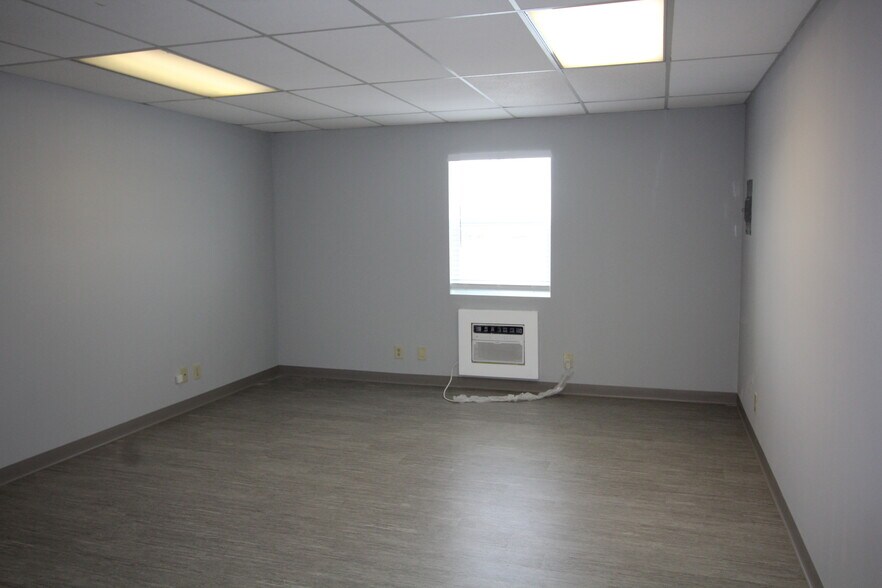 106 Commerce Way, Jupiter, FL à louer - Photo de l’immeuble – Image 3 sur 10