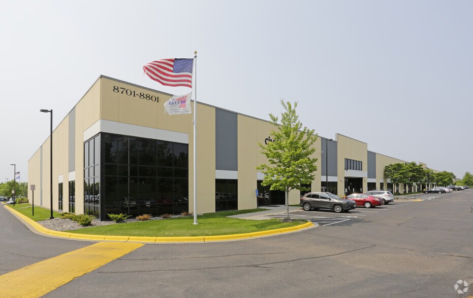 8701-8799 Brooklyn Blvd, Brooklyn Park, MN à louer - Photo principale – Image 1 sur 6