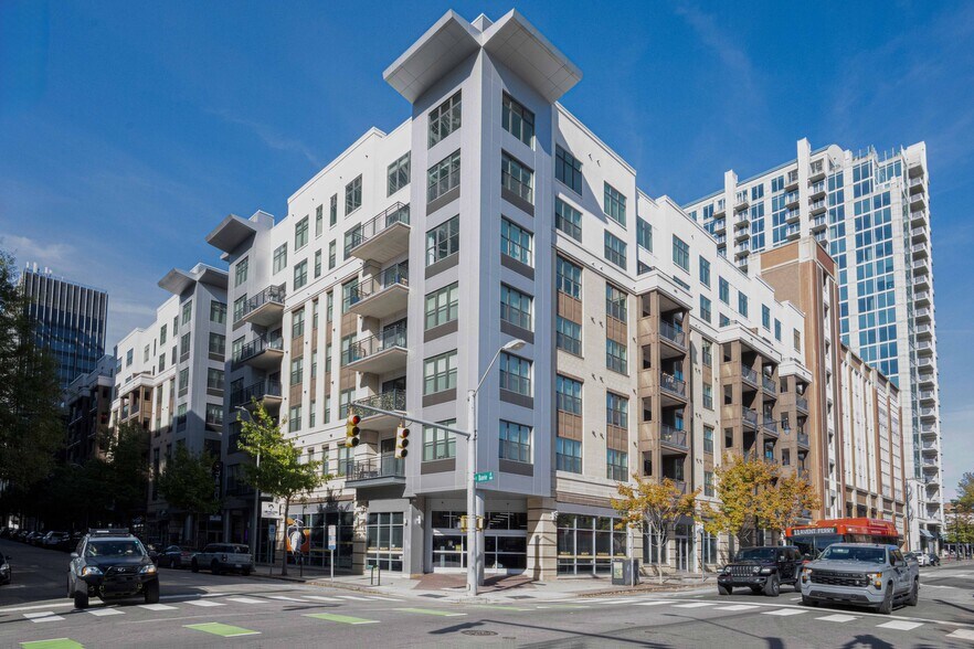 149 E Davie St, Raleigh, NC à louer - Photo de l’immeuble – Image 3 sur 4