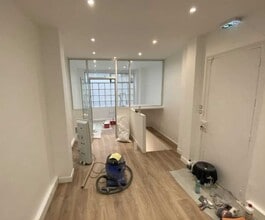 67 Rue Dulong, Paris à vendre Photo intérieure– Image 2 sur 8