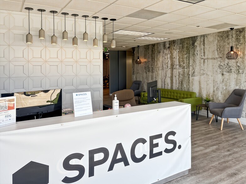 1300 Eastman Ave, Ventura, CA à louer - Photo de l’immeuble – Image 1 sur 12