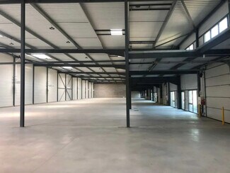 Plus de détails pour 5 Les Grands Champs, Le Thillay - Bureau, Local d'activités à louer