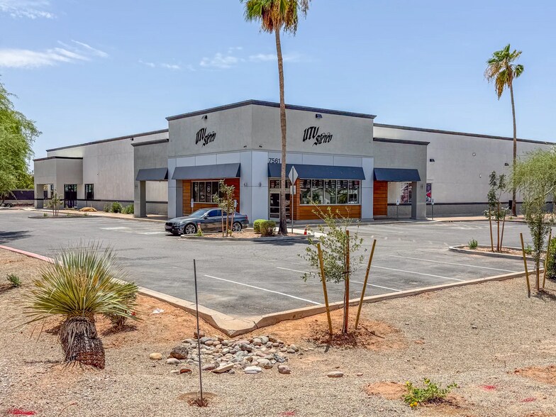 7561 E Baseline Rd, Mesa, AZ à vendre - Photo de l’immeuble – Image 1 sur 17