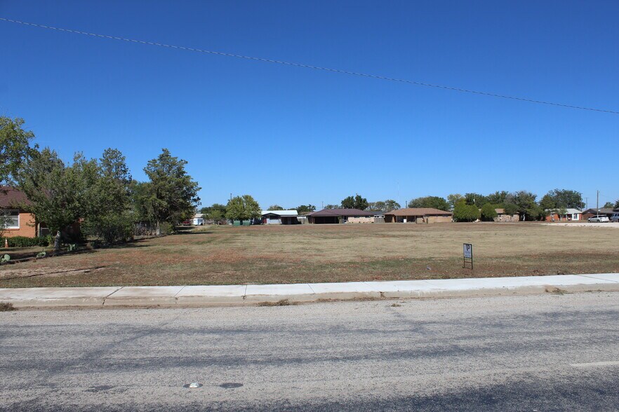 1 SE 2nd St, Tulia, TX à vendre - Photo de l’immeuble – Image 3 sur 9