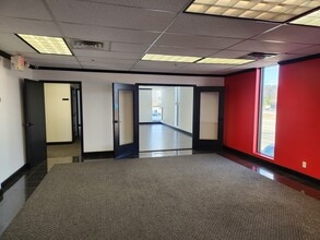 2816 E 51st St, Tulsa, OK à louer Photo intérieure– Image 2 sur 11