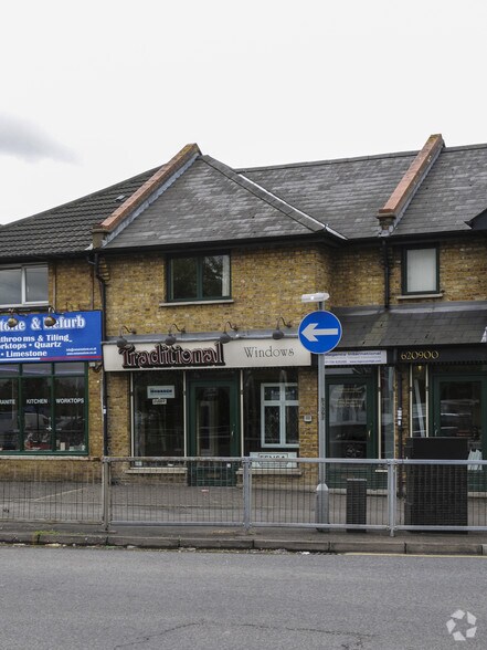 321 Hornchurch Rd, Hornchurch à louer - Photo de l’immeuble – Image 2 sur 11