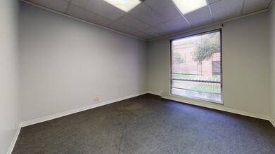 2929 Mossrock Dr, San Antonio, TX à louer Photo intérieure– Image 2 sur 5