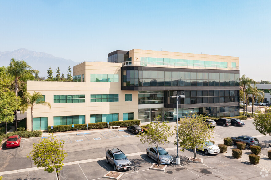 3270 Inland Empire Blvd, Ontario, CA à louer - Photo de l’immeuble – Image 2 sur 13