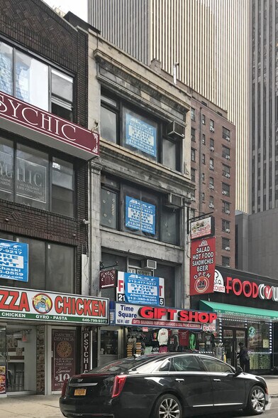 165 W 48th St, New York, NY à louer - Photo de l’immeuble – Image 3 sur 3