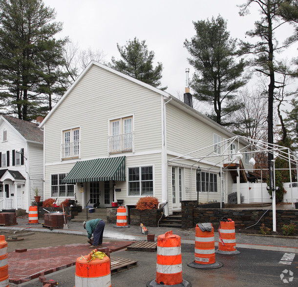 15 Franklin St, Lenox, MA à louer - Photo de l’immeuble – Image 3 sur 35