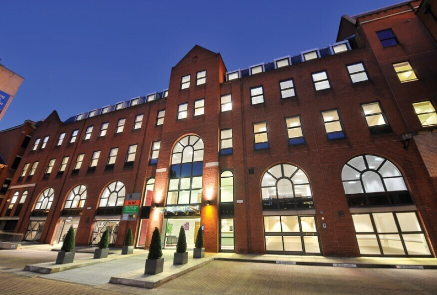15 Oxford Ct, Manchester à louer Autre– Image 1 sur 4