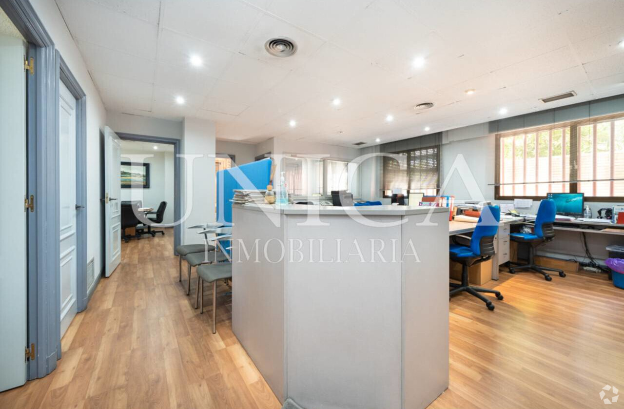 Immeuble residentiel dans Madrid, Madrid à vendre Photo intérieure– Image 1 sur 2