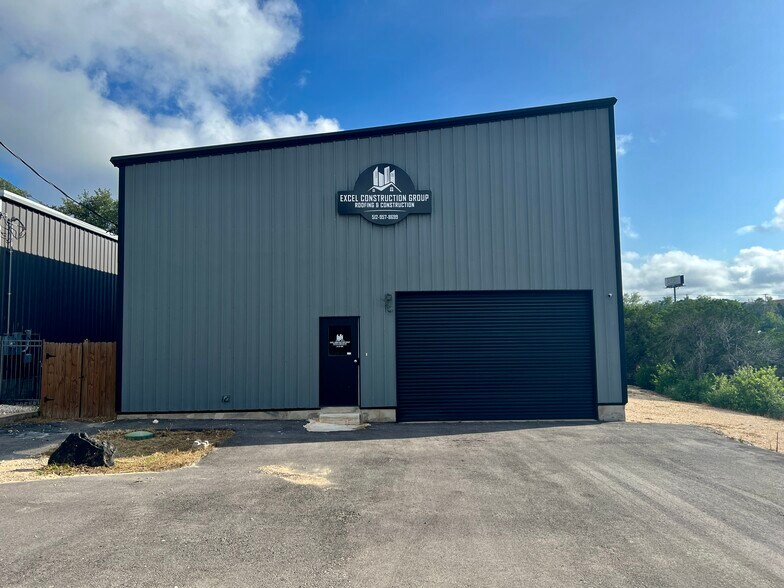 15014 Iowa St, Austin, TX à vendre - Photo de l’immeuble – Image 1 sur 41