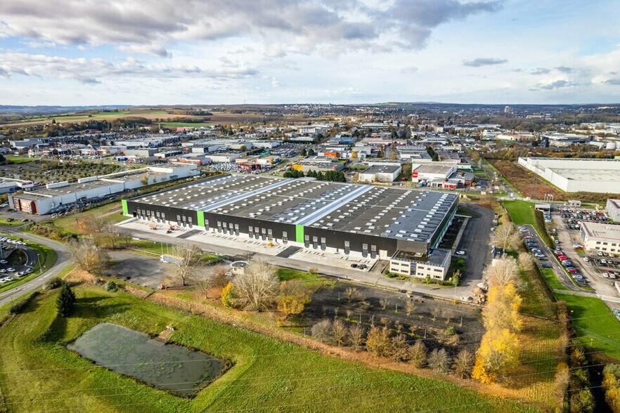 Industriel/Logistique dans Allonne à louer - Aérien – Image 1 sur 8