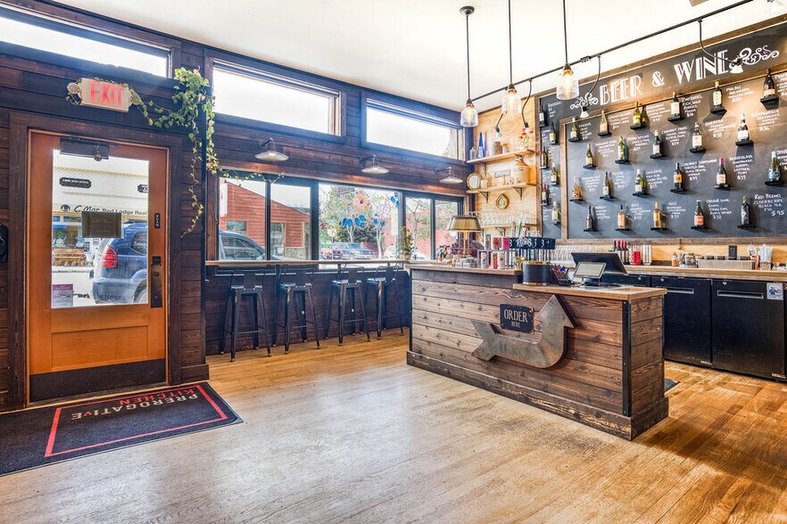 104 S Broadway Ave, Red Lodge, MT à vendre - Photo intérieure – Image 3 sur 12