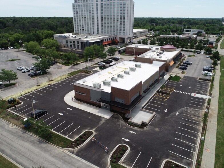 751 N Milwaukee Ave, Wheeling, IL à louer - Photo de l’immeuble – Image 3 sur 7