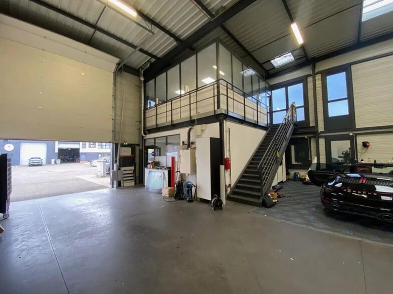 Local d’activités dans Saint-Fons à louer - Photo intérieure – Image 3 sur 6