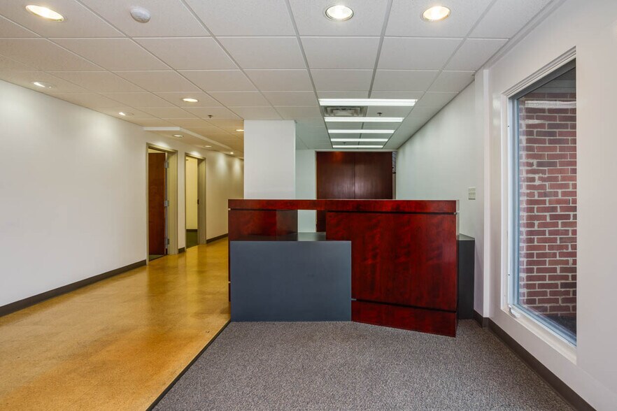 1140 E Market St, Charlottesville, VA à louer - Photo intérieure – Image 3 sur 76