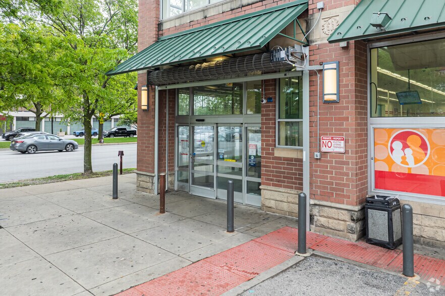 7544 S Stony Island Ave, Chicago, IL à vendre - Photo de l’immeuble – Image 3 sur 4