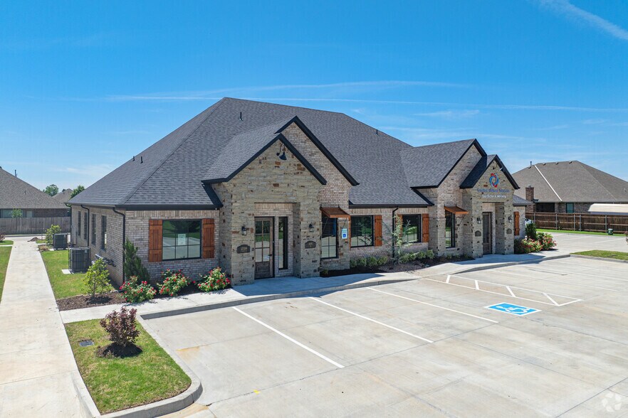 13709 S Santa Fe Ave, Oklahoma City, OK à vendre - Photo de l’immeuble – Image 1 sur 13