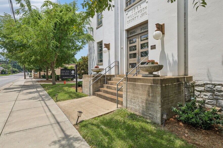 112 Bridge St, Franklin, TN à vendre - Photo de l’immeuble – Image 3 sur 46