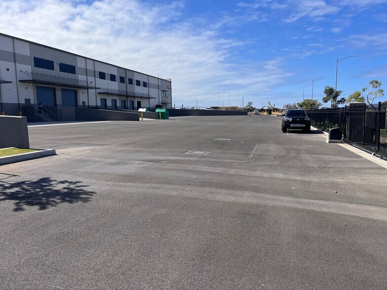 1001 Kooloaula St, Kapolei, HI à louer - Photo de l’immeuble – Image 2 sur 7