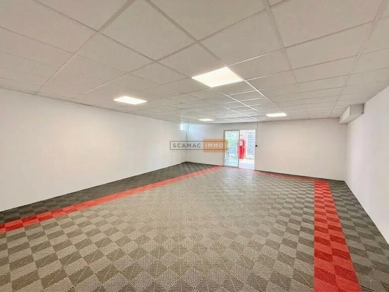 Local d'activités dans Puget-sur-Argens à vendre - Photo intérieure – Image 3 sur 7