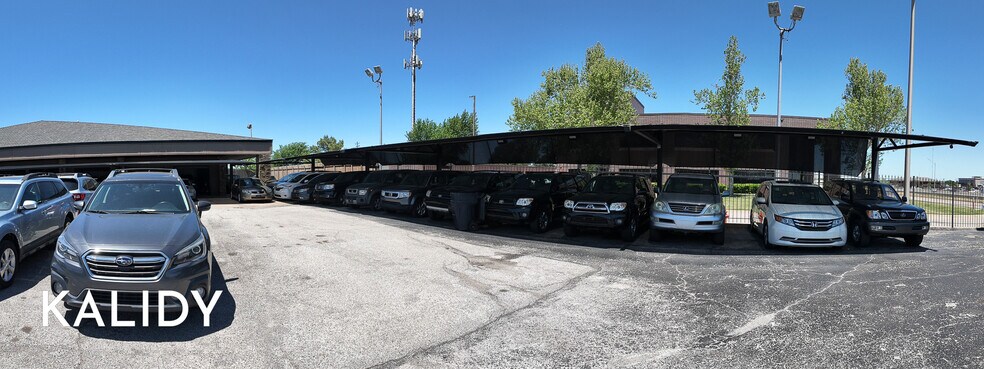9615 Broadway Ext Service Rd, Oklahoma City, OK à louer - Photo de l’immeuble – Image 1 sur 27