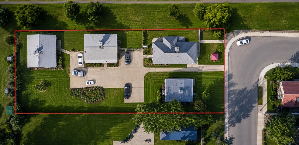 132 Ohio Dr, Bakersfield, CA à vendre - Photo de l’immeuble – Image 2 sur 3