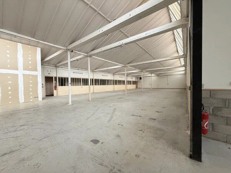 Industriel/Logistique dans Cessieu à vendre - Photo de l’immeuble – Image 1 sur 5