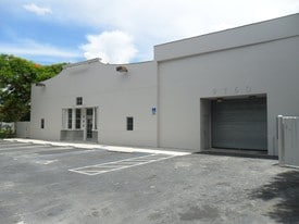 9760 E Indigo St, Miami FL - immobilier d'entreprise