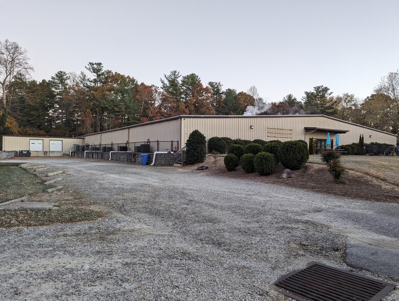 109 Florence St, Hendersonville, NC à louer - Photo de l’immeuble – Image 1 sur 8