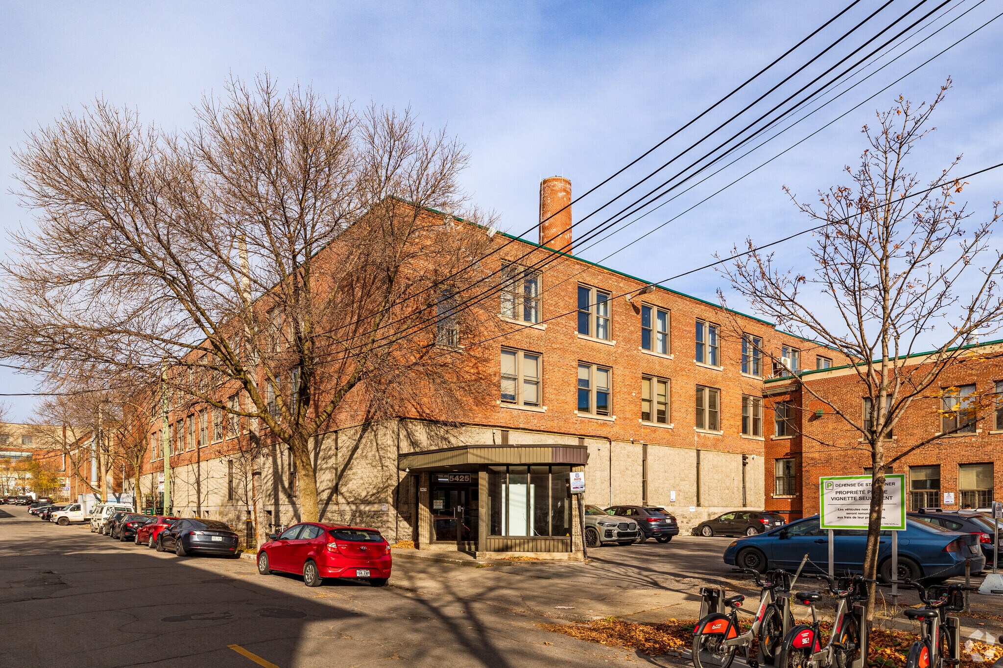 5425 Rue De Bordeaux, Montréal, QC à louer Photo de l’immeuble– Image 1 sur 6