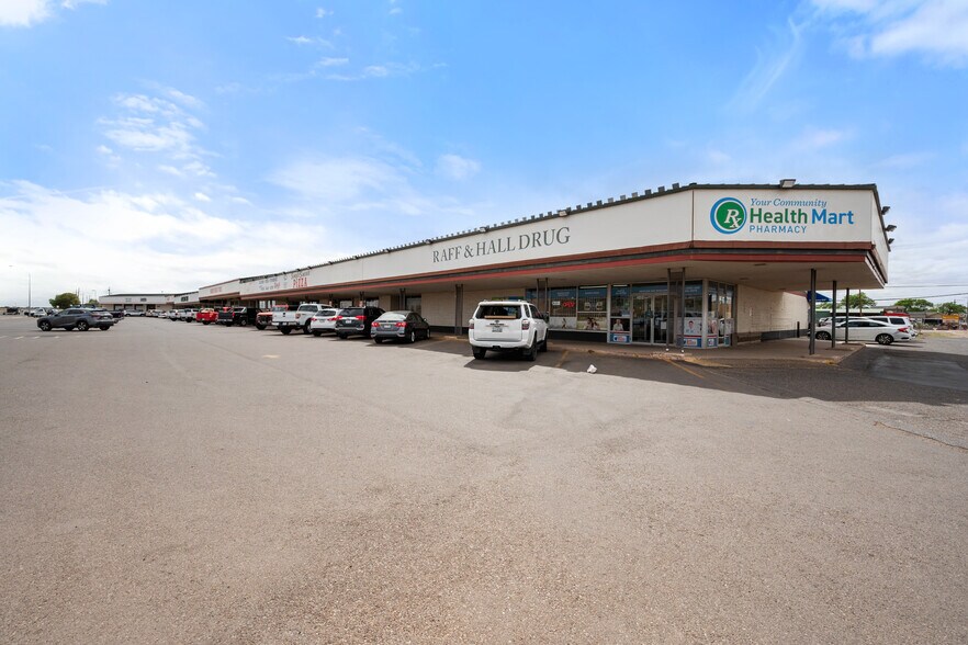 3400 Blk Of Ave H, Lubbock, TX à louer - Photo de l’immeuble – Image 2 sur 15