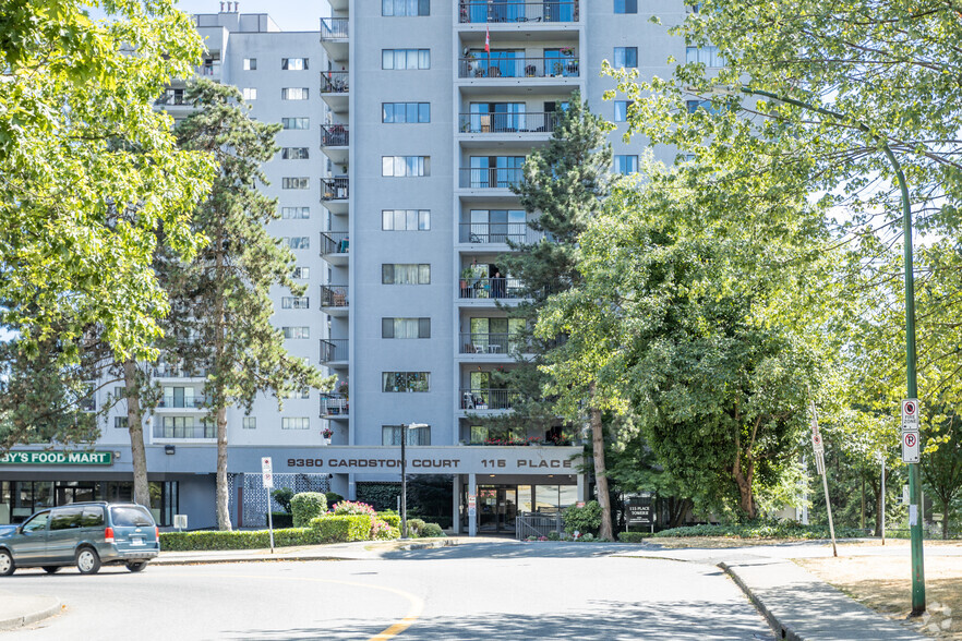 9380 Cardston Crt, Burnaby, BC à louer - Photo de l’immeuble – Image 2 sur 4