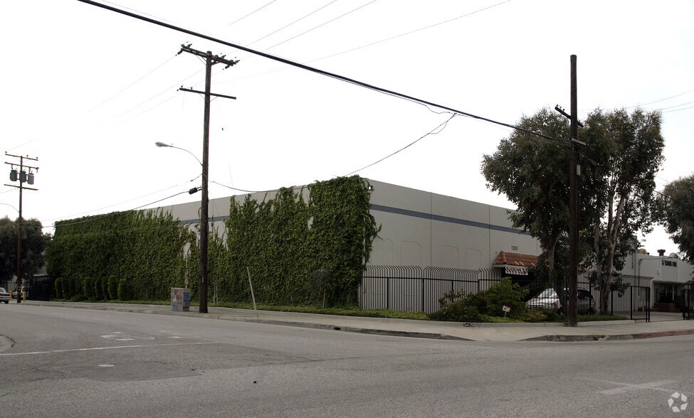 1200-1212 S Vail Ave, Montebello, CA à louer - Photo de l’immeuble – Image 2 sur 4