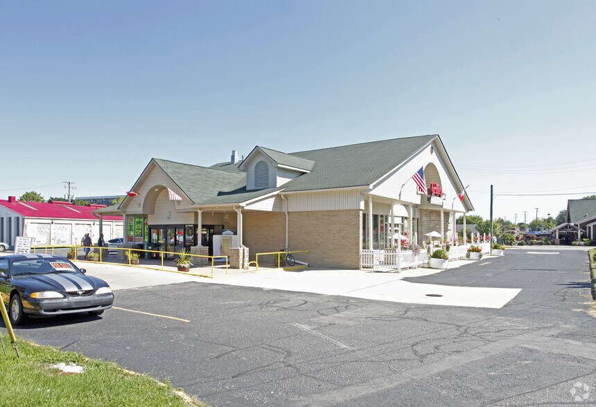 35555 23 Mile Rd, New Baltimore, MI à vendre - Photo de l’immeuble – Image 2 sur 9