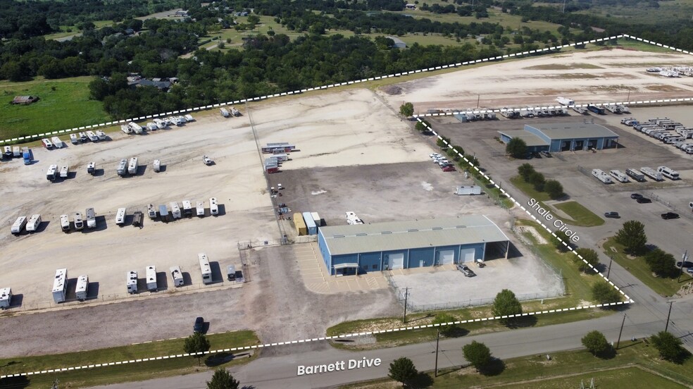 110 E Barnett Dr, Cleburne, TX à louer - Photo de l’immeuble – Image 2 sur 15