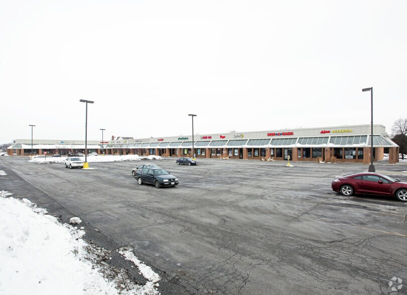 357-369 W Army Trail Rd, Bloomingdale, IL à louer - Photo de l’immeuble – Image 2 sur 15