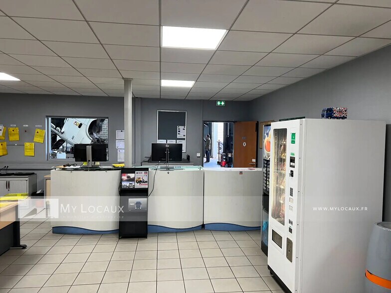 Industriel/Logistique dans Pierrelaye à louer - Photo intérieure – Image 2 sur 8