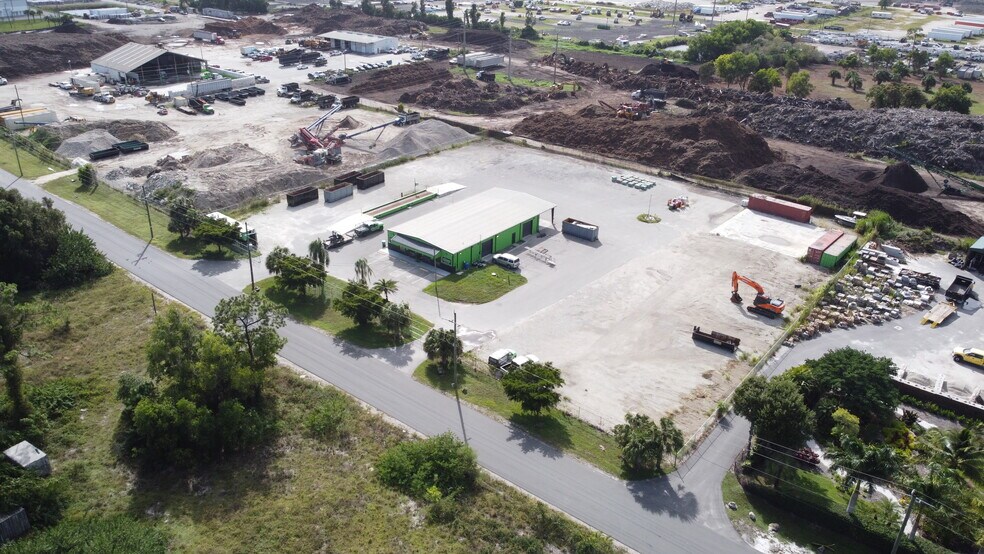 7050 Pennsylvania St, Fort Myers, FL à louer - Aérien – Image 3 sur 7