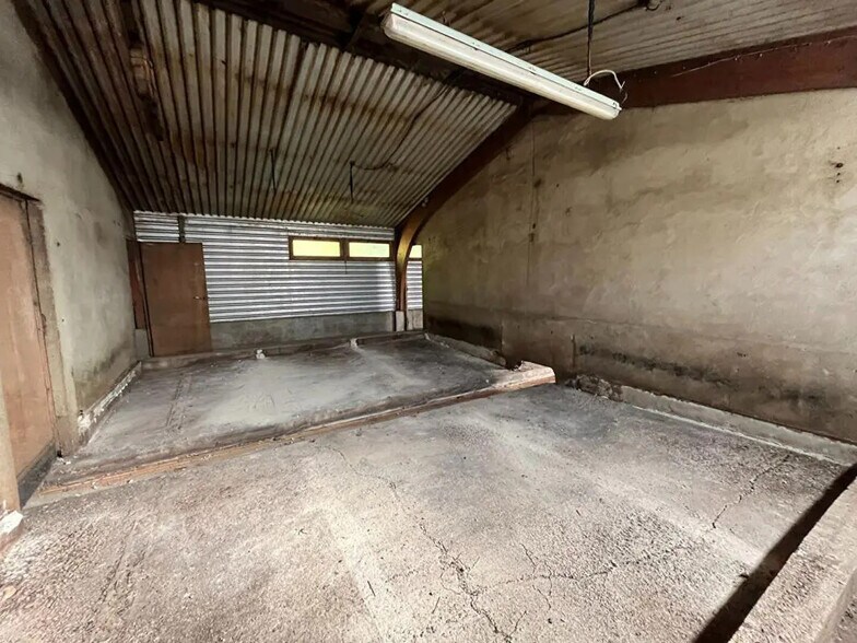 Industriel/Logistique dans Cherier à louer - Photo de l’immeuble – Image 3 sur 3