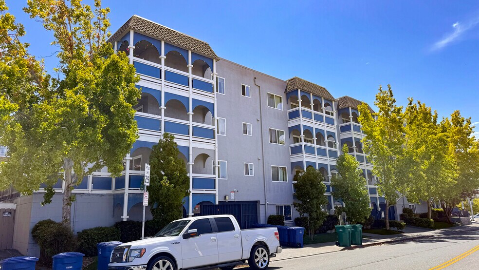 23914 2nd St, Hayward, CA à vendre - Photo de l’immeuble – Image 2 sur 15