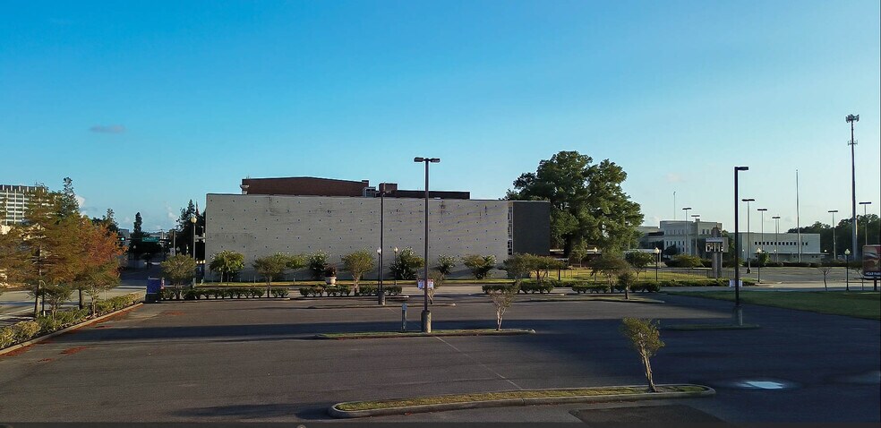 000 Calder, Beaumont, TX à vendre - Photo de l’immeuble – Image 2 sur 11