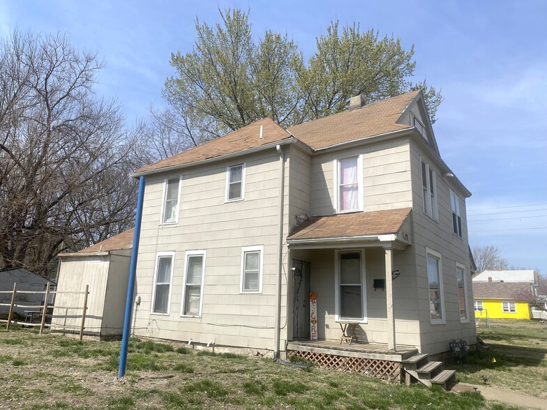 1010 S 18th St, Saint Joseph, MO à vendre - Photo de l’immeuble – Image 3 sur 3