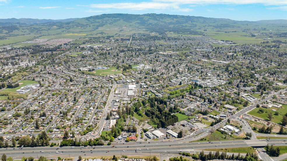 7520 Commerce Blvd, Cotati, CA à vendre - Photo de l’immeuble – Image 3 sur 8